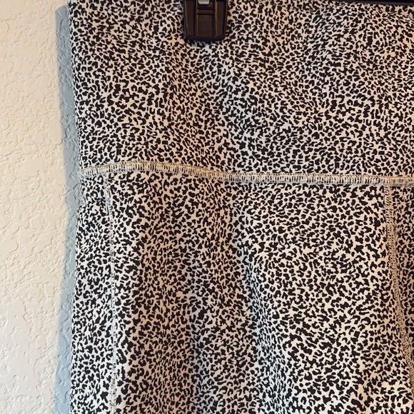 Athleta Salutation stash ii textured leggings 1X leopard - Picture 2 of 7